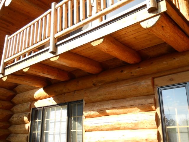 Closeup of cantilevered deck with roofing applied