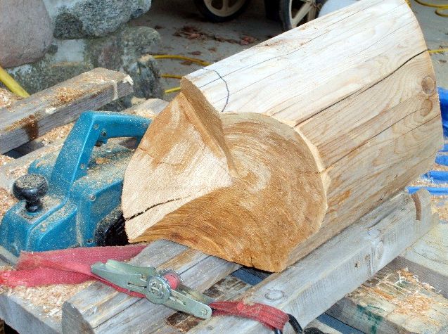 Cutting cedar log to match crown joint